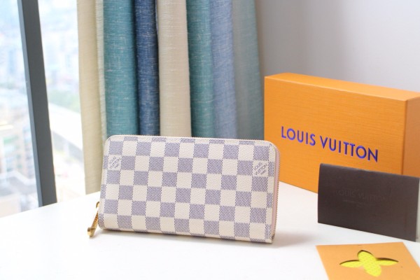 Louis Vuitton (Zippy)