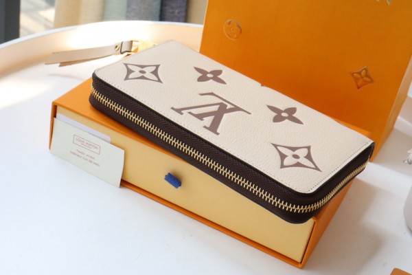 Louis Vuitton (Zippy)