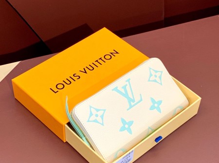 Louis Vuitton (Zippy)