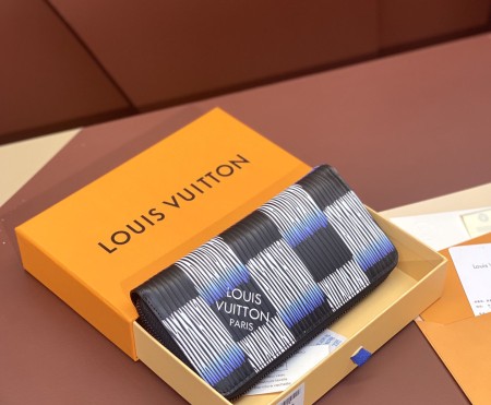 Louis Vuitton (Zippy)