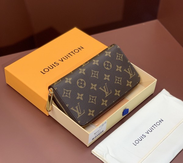 Louis Vuitton (Zippy)