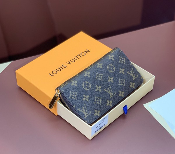 Louis Vuitton (Zippy)