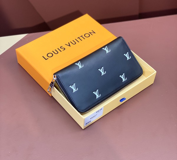 Louis Vuitton (Zippy)