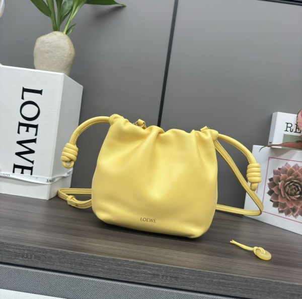 Loewe(Flamenco Purse)