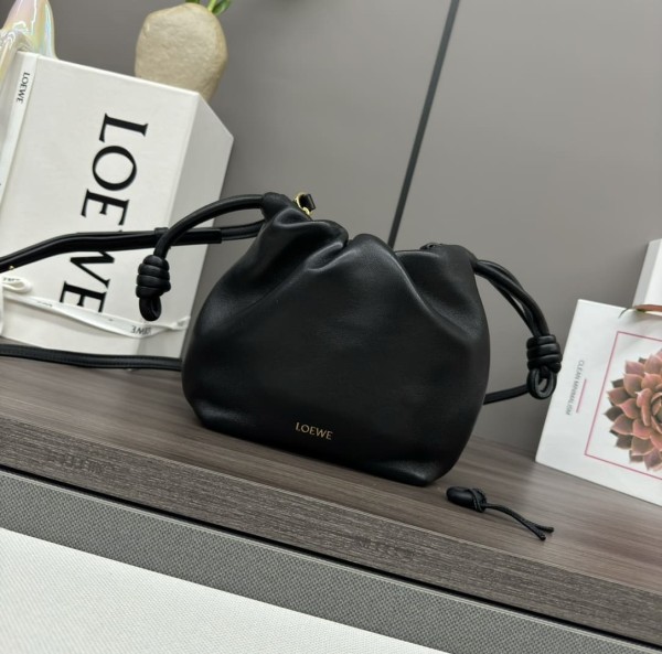 Loewe(Flamenco Purse)