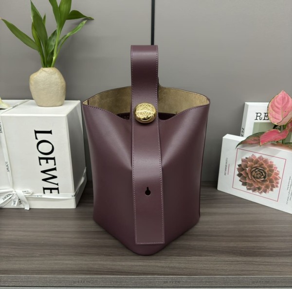 Loewe(Pebble Bucket)