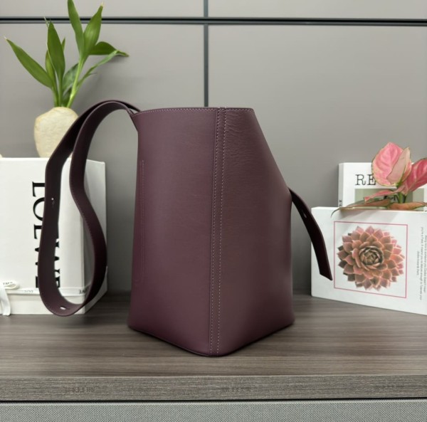 Loewe(Pebble Bucket)