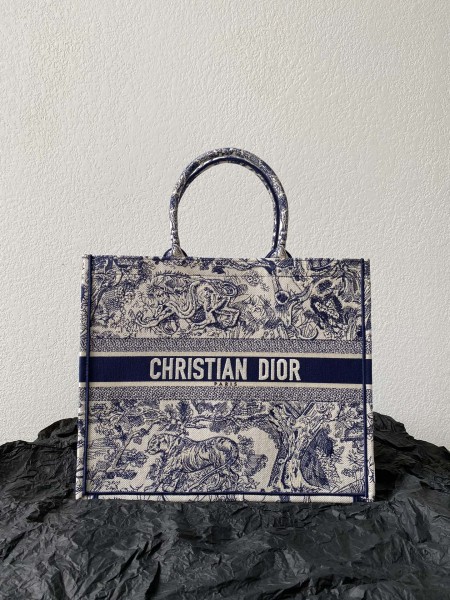 Dior(Book)