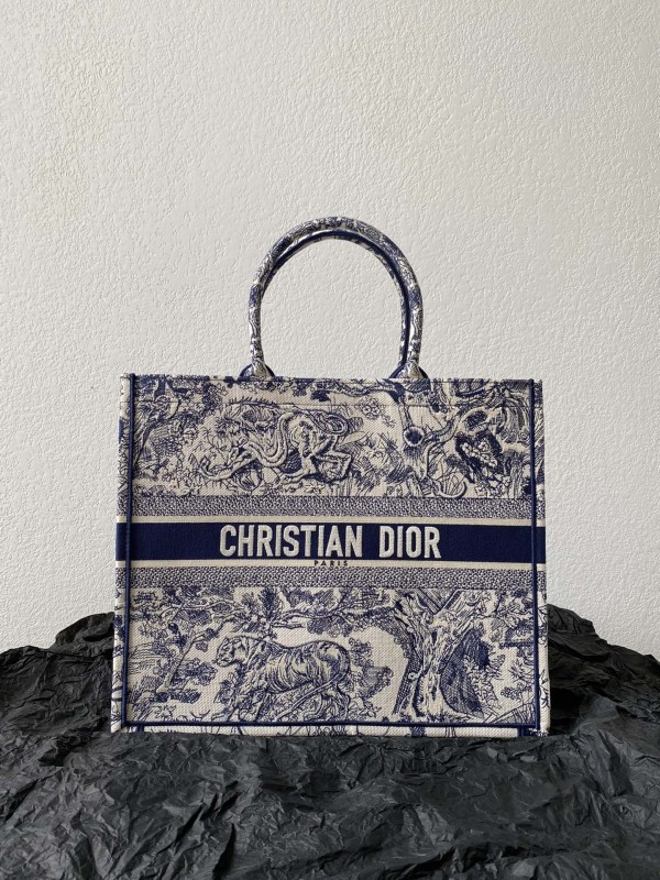 Dior(Book)
