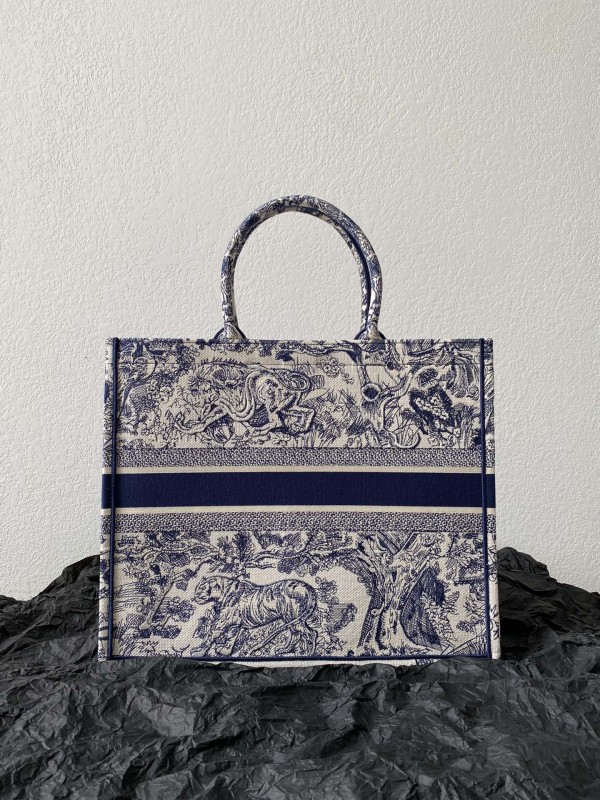 Dior(Book)
