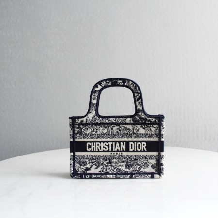 Dior(Book)