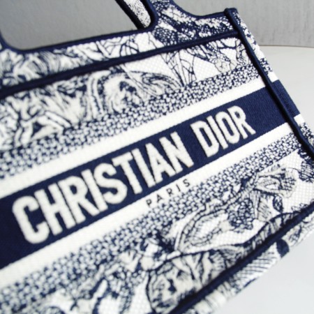 Dior(Book)