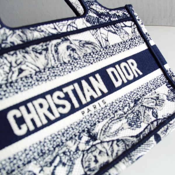 Dior(Book)