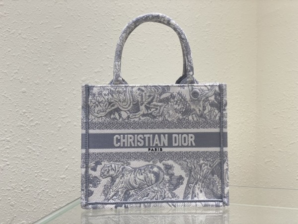 Dior(Book)
