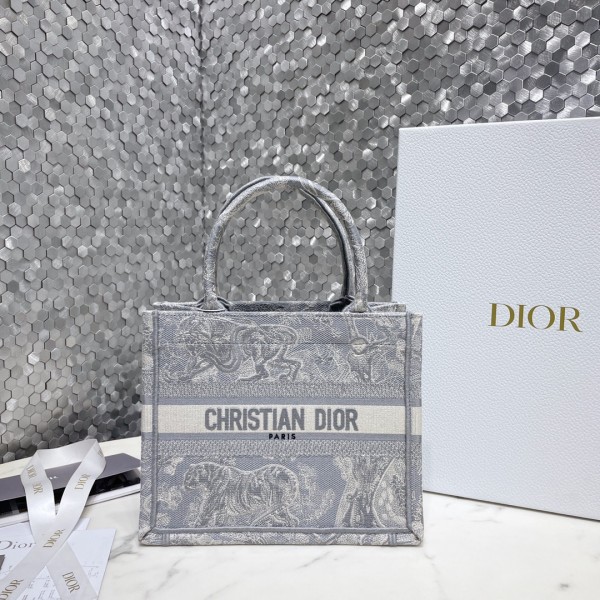 Dior(Book)