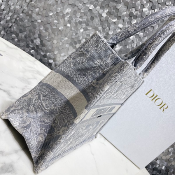 Dior(Book)