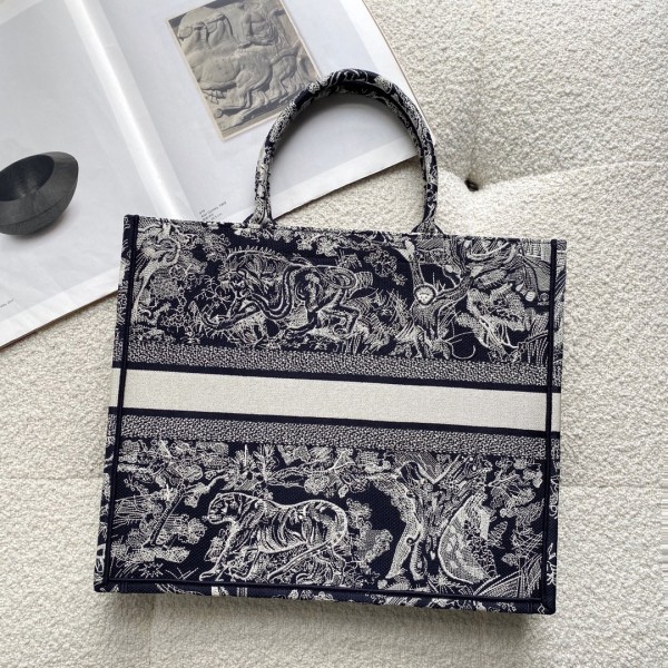 Dior(Book)