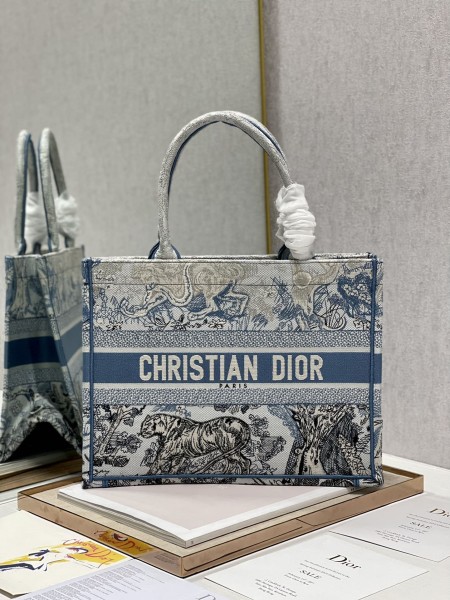 Dior(Book)