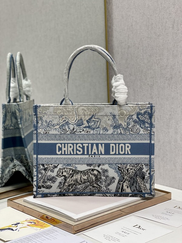 Dior(Book)
