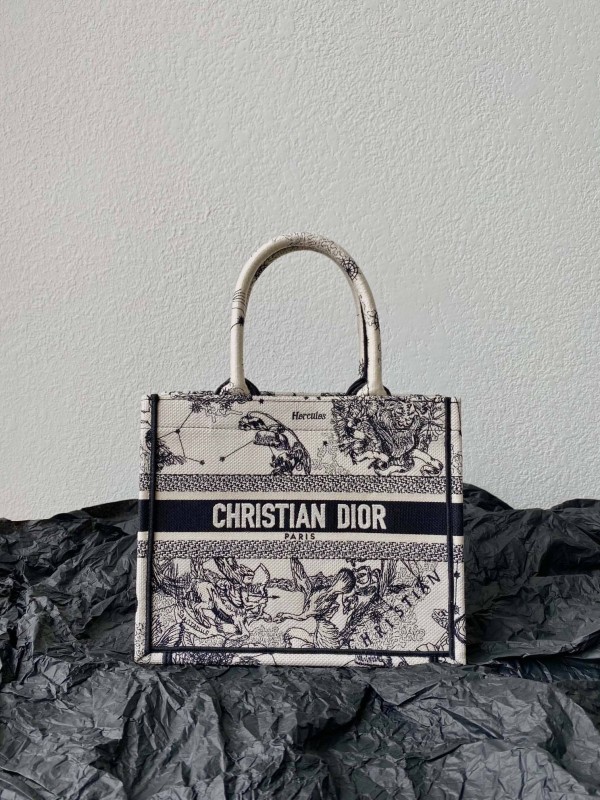 Dior(Book)