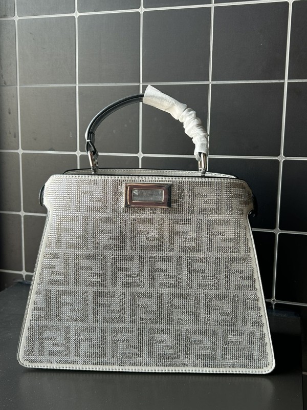 Fendi(Peekaboo)