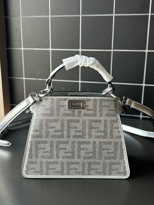 Fendi(Peekaboo)