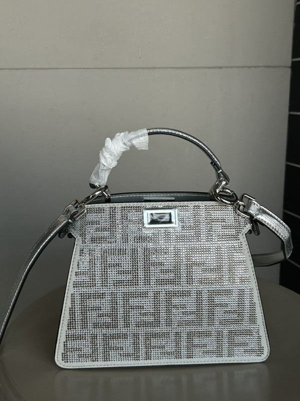 Fendi(Peekaboo)