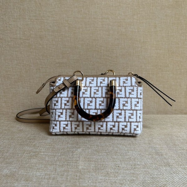 Fendi(By the way)