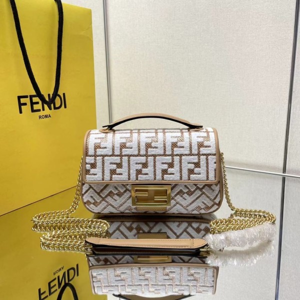Fendi(Baguette)