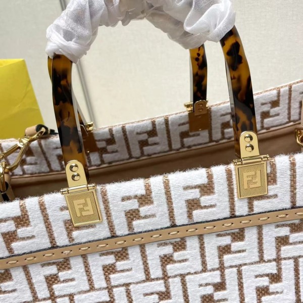 Fendi(shine tote)