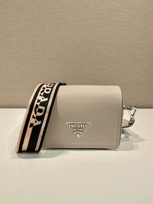 Prada(1BD332)