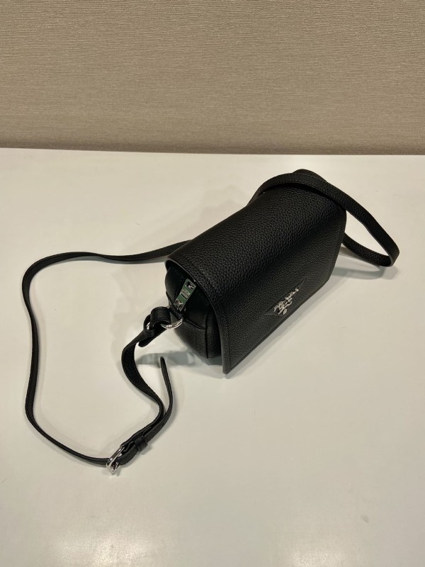 Prada(1BD332)