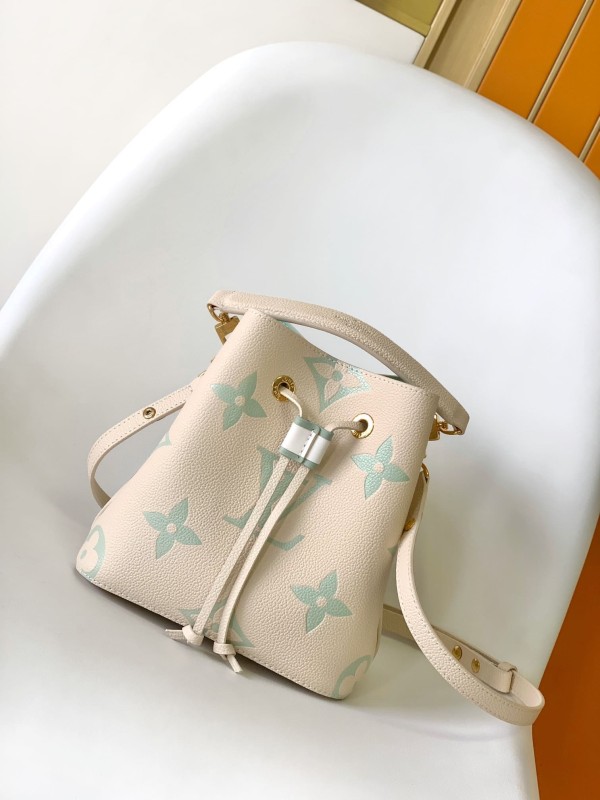 Louis Vuitton(NEONOE)