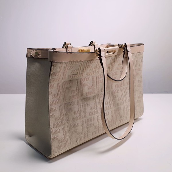 Fendi(Peekaboo)
