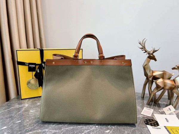 Fendi(Peekaboo)