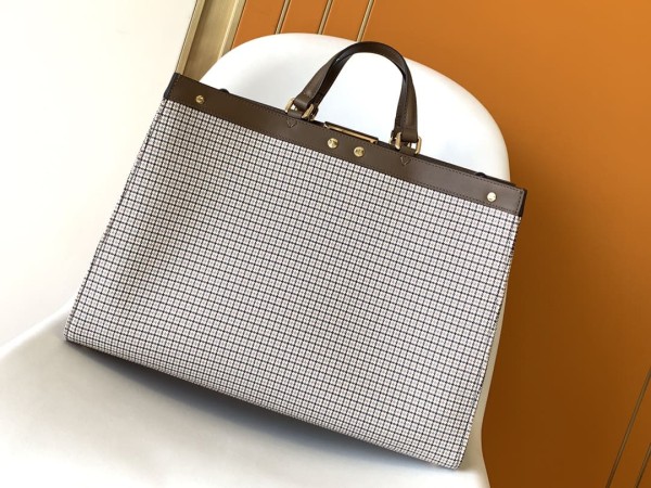 Fendi(Peekaboo)