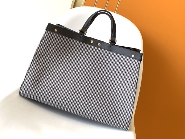 Fendi(Peekaboo)