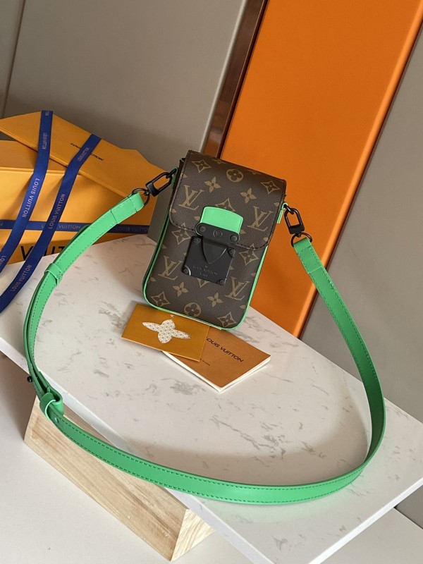 Louis Vuitton(S-Lock)