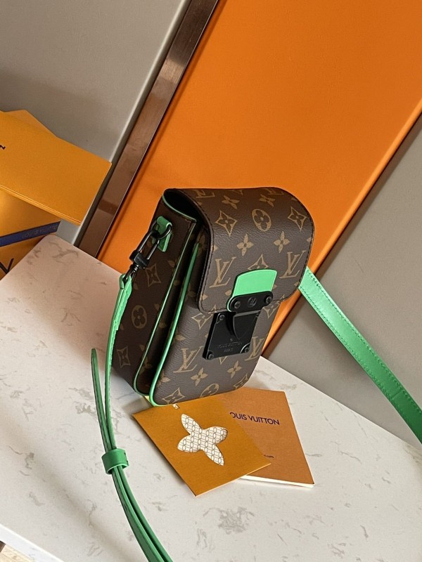 Louis Vuitton(S-Lock)