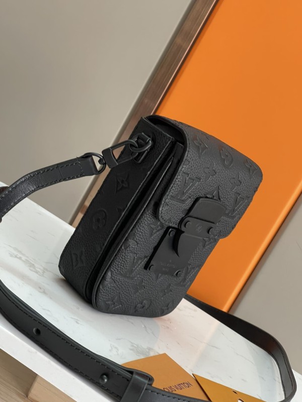 Louis Vuitton(S-Lock)