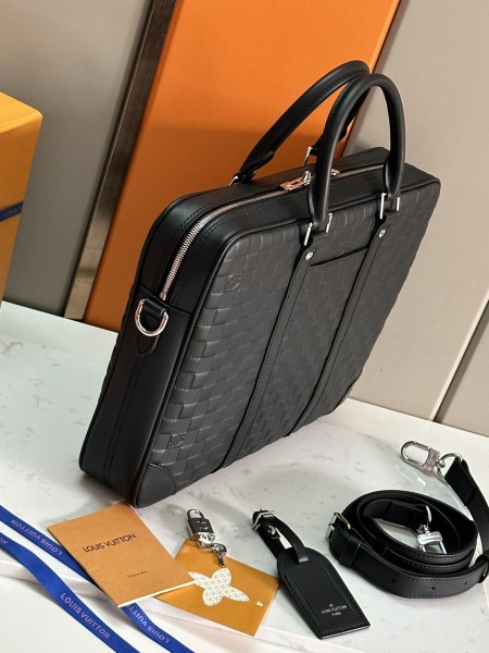Louis Vuitton(Voyage)