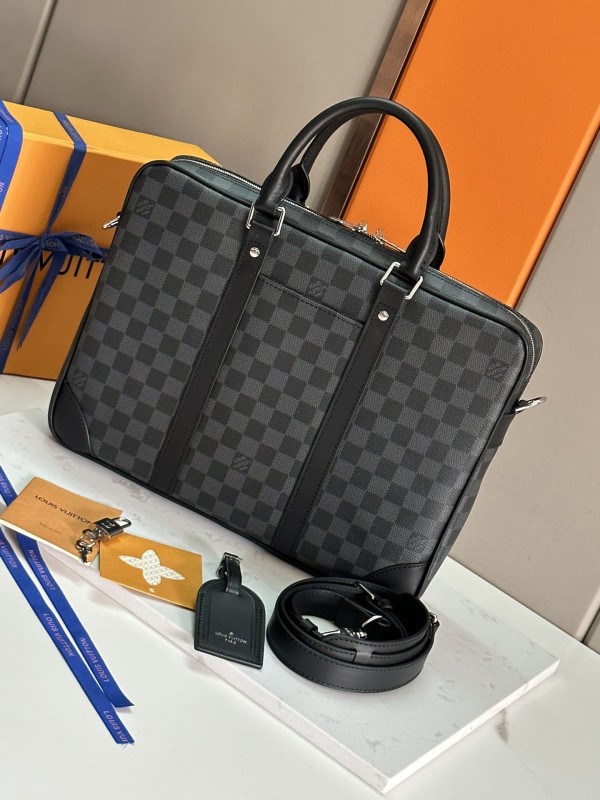Louis Vuitton(Voyage)