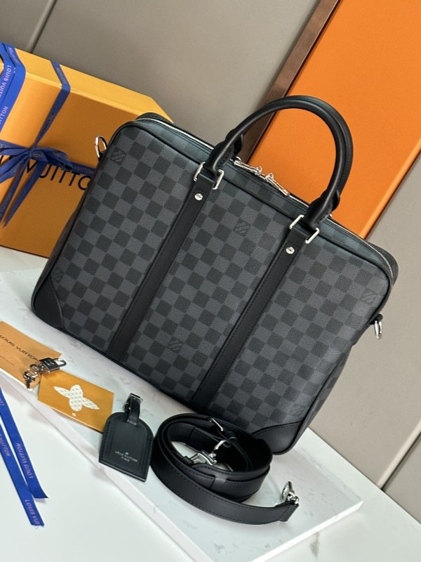 Louis Vuitton(Voyage)