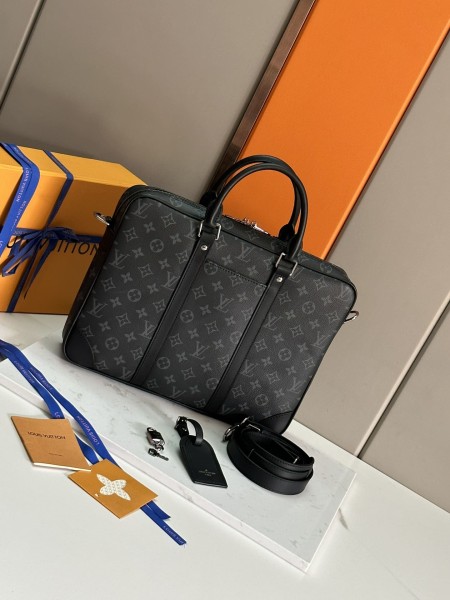 Louis Vuitton(Voyage)