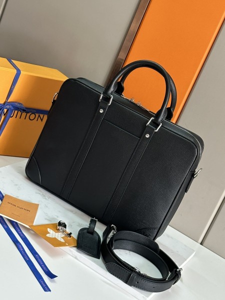 Louis Vuitton(Voyage)