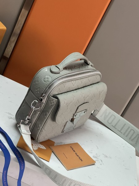 Louis Vuitton(S-Lock)