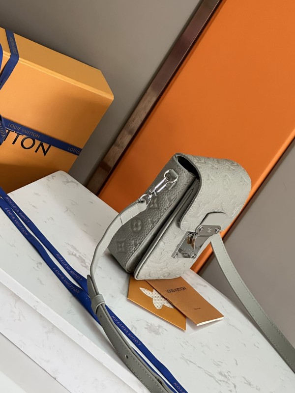 Louis Vuitton(S-Lock)