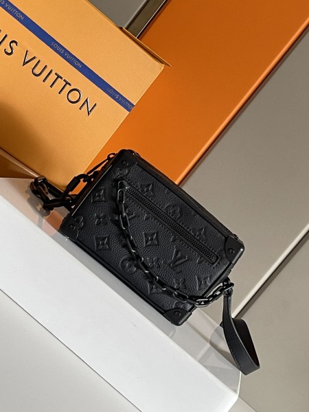 Louis Vuitton(Soft Trunk)