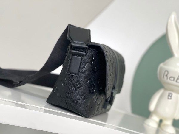 Louis Vuitton(S-Cape)