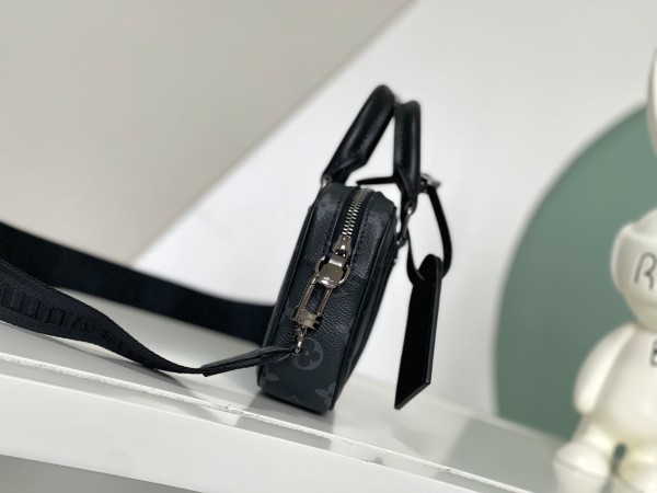 Louis Vuitton(Nano)